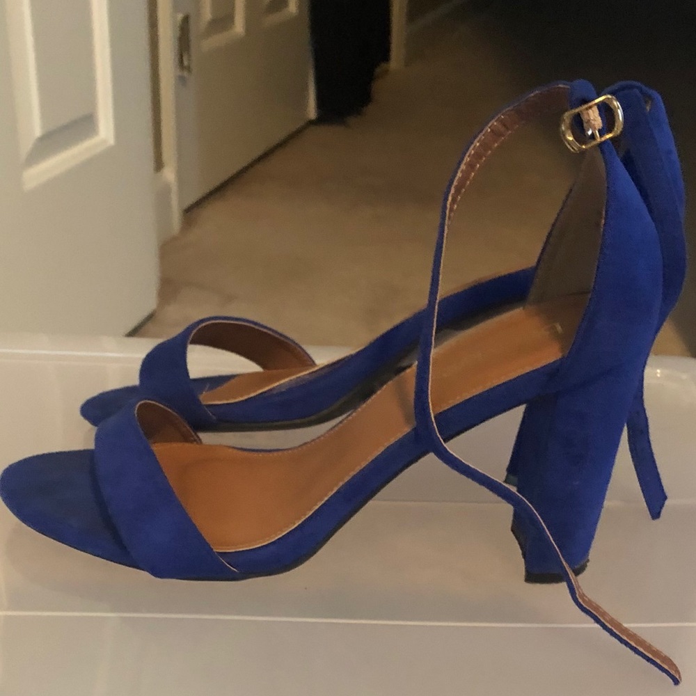 Evening shoes. Worn once